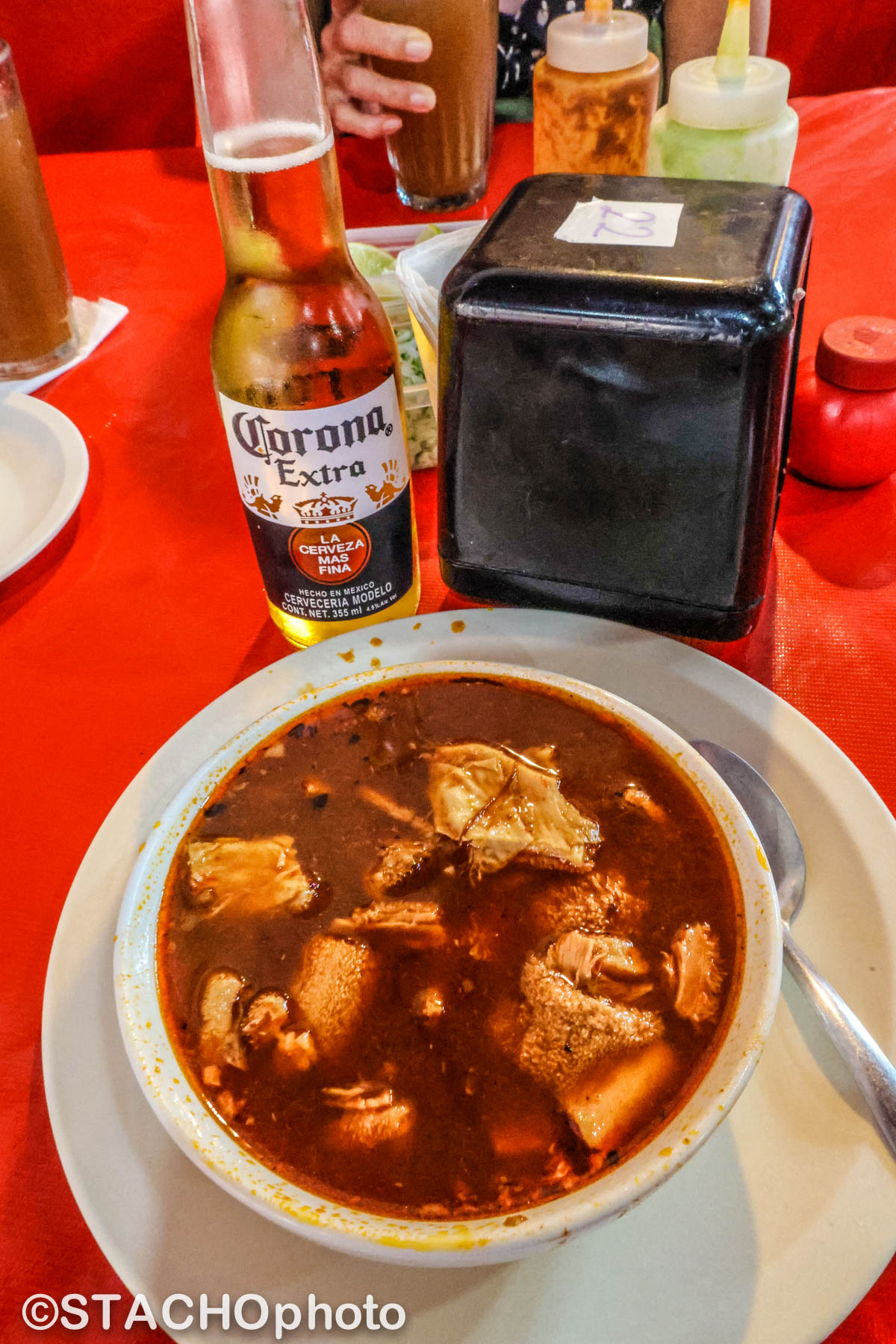  16.Korona a Mondongo - Držková s pivečkom to je pochútka .jpg