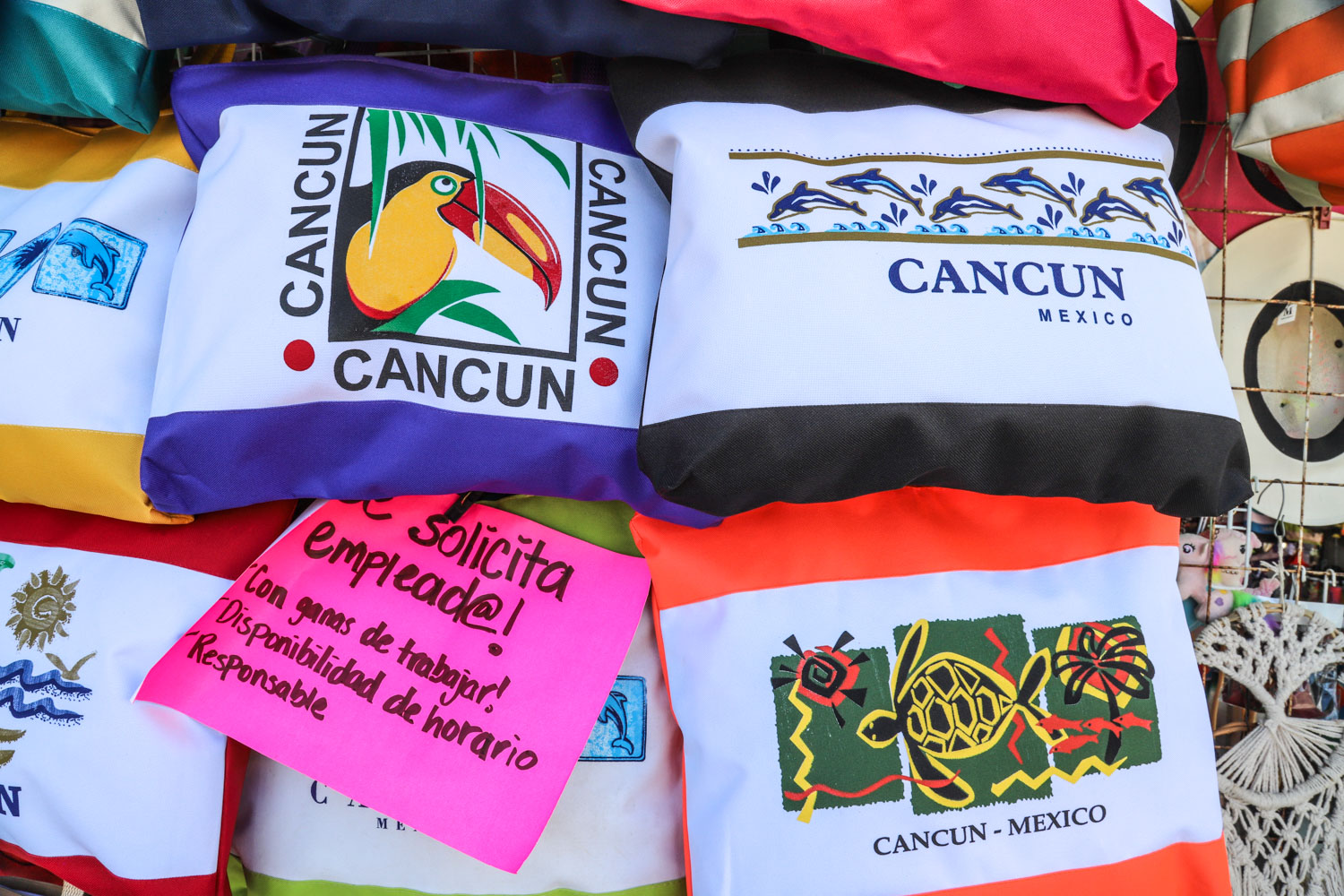 Hamilton-Cancun = 4 hodiny letu