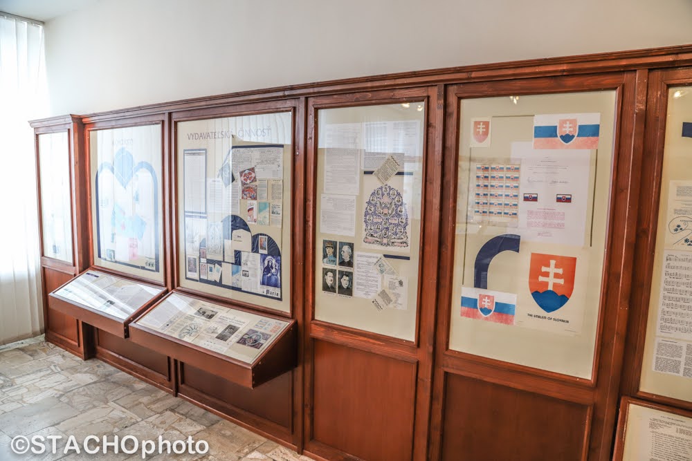 Slovenská zástava a znak