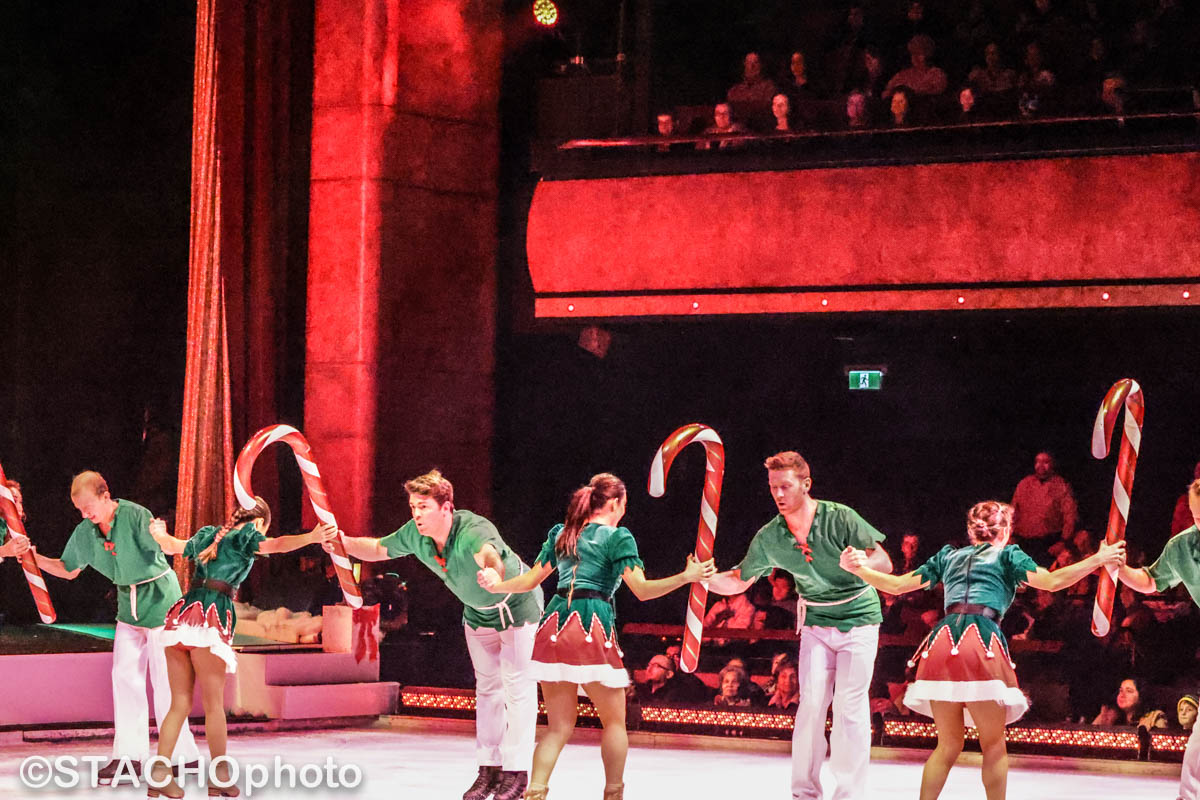 Krasokorčuliarská šou