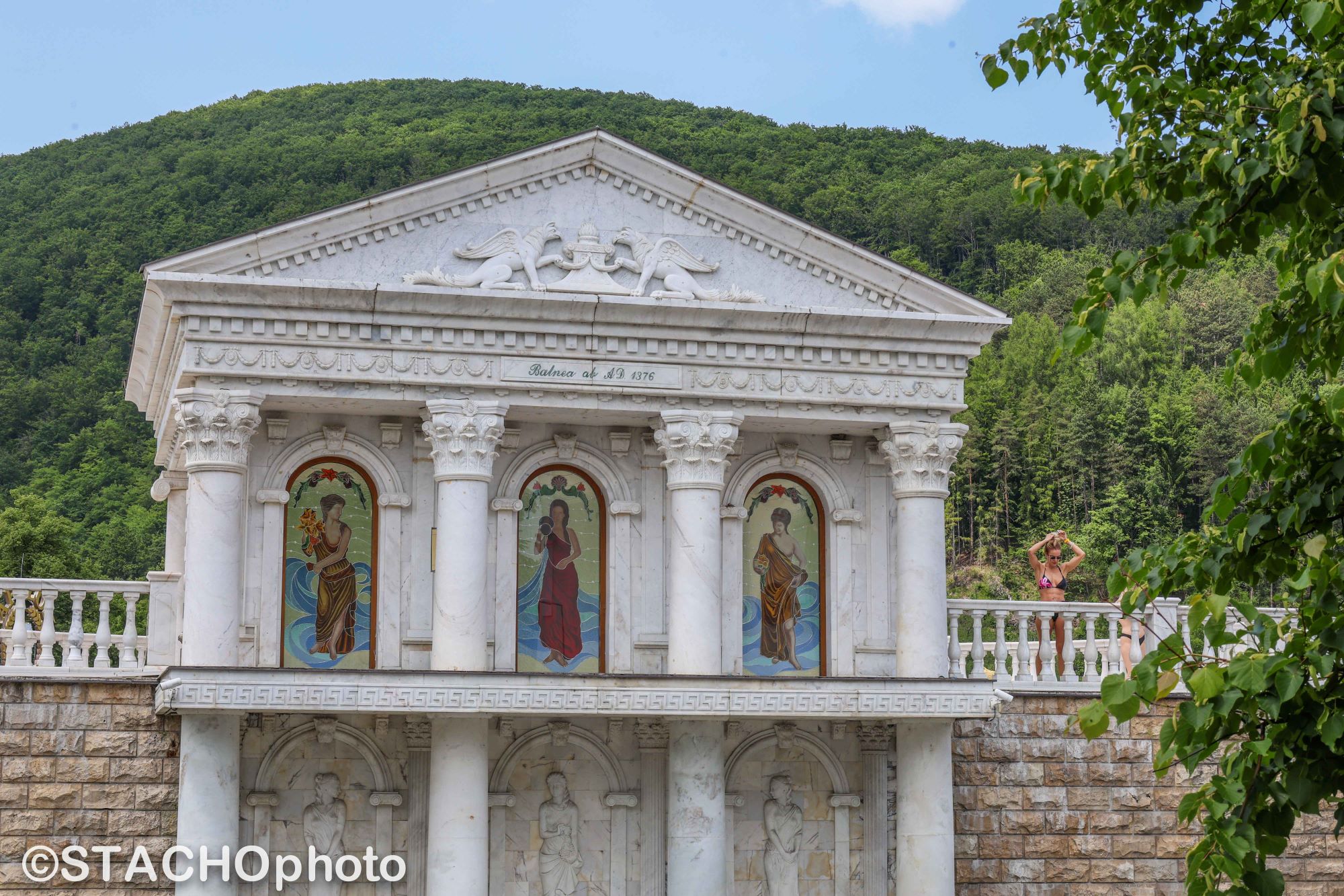 V NADHERNOM PROSTREDI LESOV