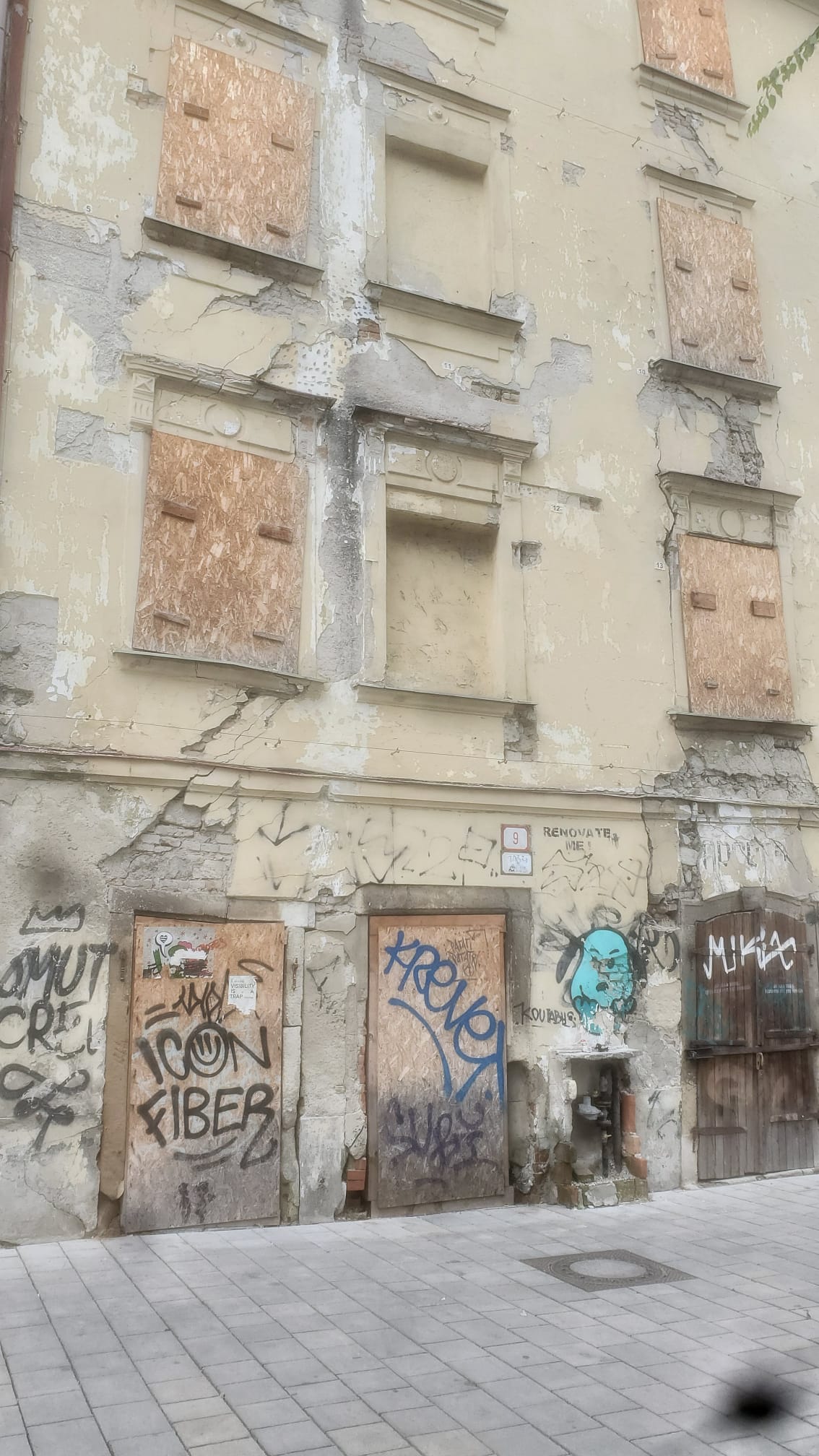 Ako po bombardovani Apolky