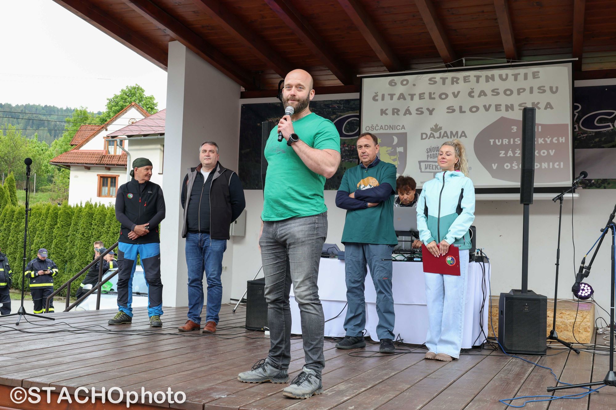 Hlavná tribúna Privítanie Krásistov celoslovenskym predsedom turistov Petrom Švecom