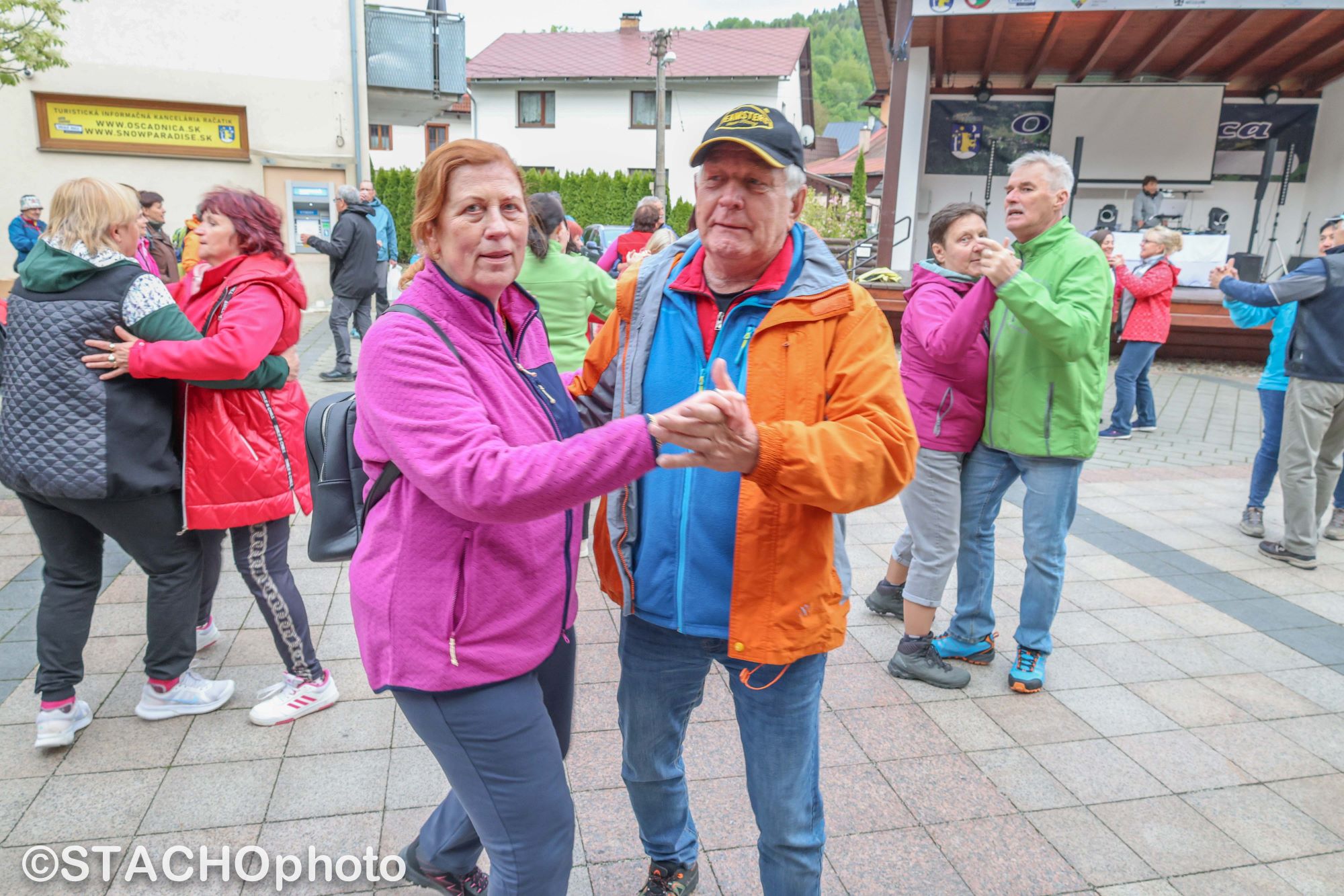 ŽITNANOVI Z BANOVIEC SI AJ ZATANCOVALI